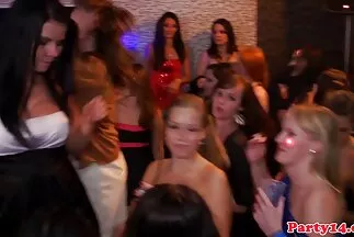 زوج وزوجة قرنية يمارس الجنس في الأقنعة سكسي محرم مترجم عربي