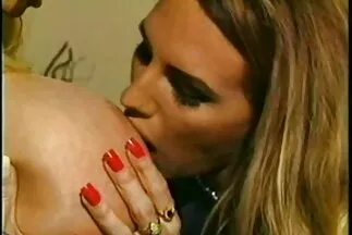 سلمت داموليا بالنظارات نفسها لرجل أصلع في سكسي مدبلج عربي المقابلة.