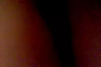 امرأة سوداء تأخذ قضيبًا واقفًا بفخر في فمها. سكسي اجنبي وعربي