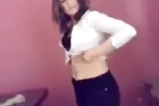 كتكوت أشقر فاتح للشهية سكسي عربي مترجم يعالج القضيب بجد