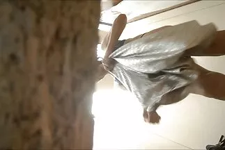 فاجأ الرجل الأسود الشقراء سكسي مترجم بالعربيه العارية بقضيب كبير.