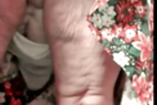 بين الرجل وفرخه ، انتهى سكسي عربي مترجم كل شيء بالجنس الفموي.