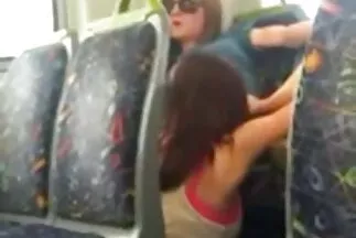 جلست على قضيب رجل بغطاء علفها اكبر موقع سكسي مترجم عربي العامل