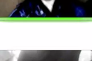رجل أسود منتفخ يهاجم افلام سكسي مترجمة زبونًا ذا شعر أسود