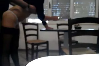 الكتكوت في السيارة يلعب قضيب موقع مترجم سكسي رجلين