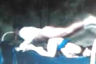 فتاة ذات كس مبلل تغرز سكسي مترجم للعربية قضيبًا في نفسها