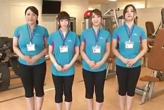 عشيقة عاطفية للغاية ذات جسم مرن تنغمس في الذكر. فيديو سكسي مترجم عربي